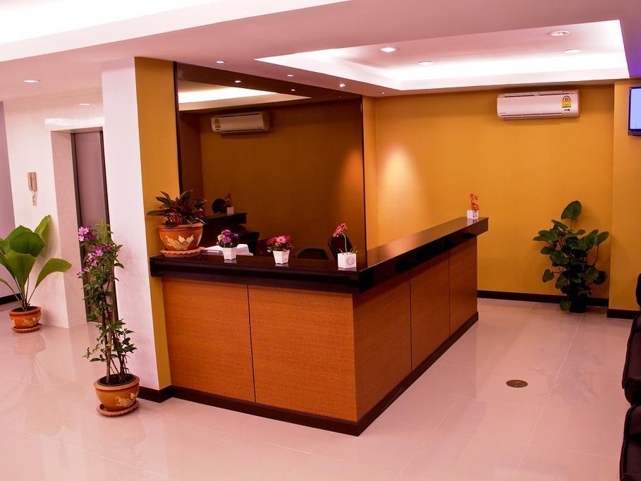 Oyo 373 Mc Ginger House Hotel Patong Exterior foto
