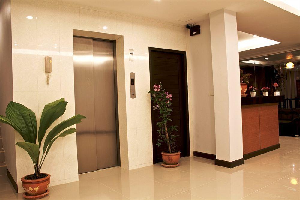 Oyo 373 Mc Ginger House Hotel Patong Exterior foto