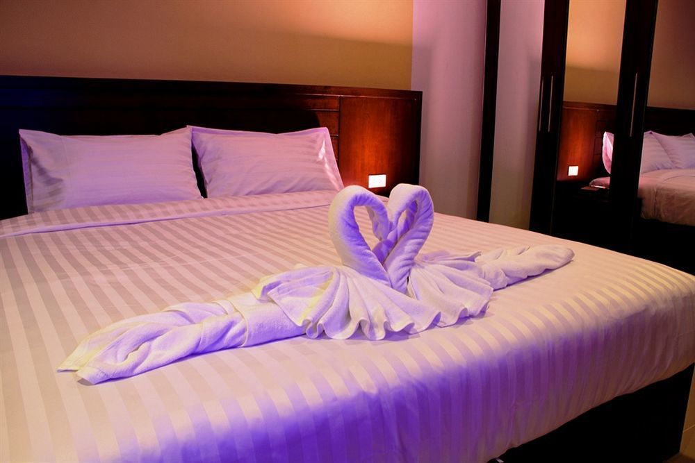 Oyo 373 Mc Ginger House Hotel Patong Exterior foto