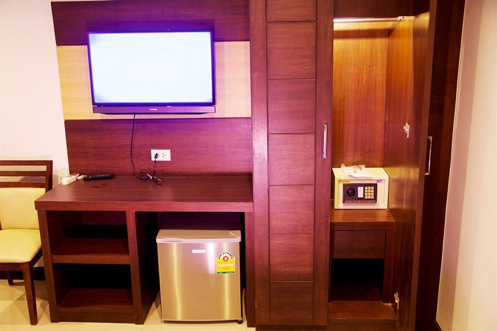 Oyo 373 Mc Ginger House Hotel Patong Exterior foto