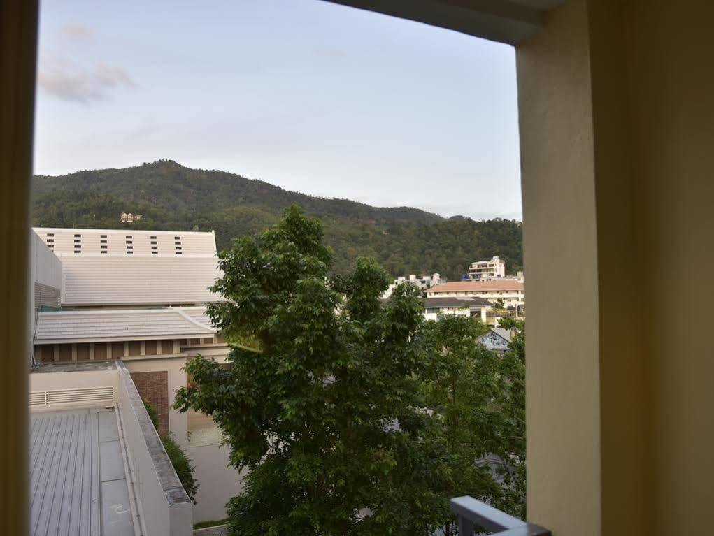 Oyo 373 Mc Ginger House Hotel Patong Exterior foto