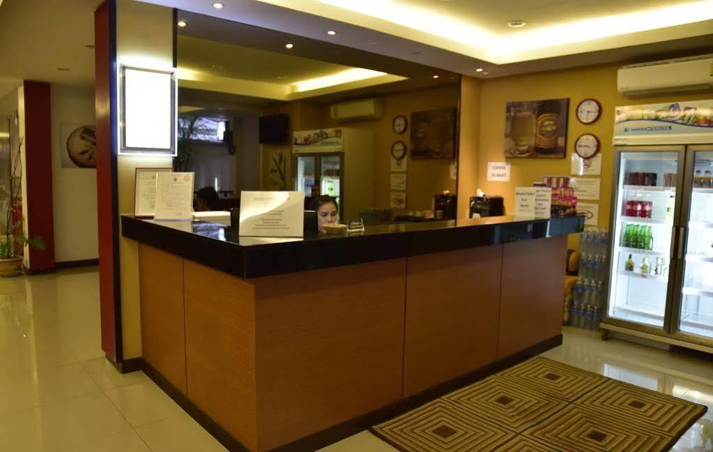 Oyo 373 Mc Ginger House Hotel Patong Exterior foto